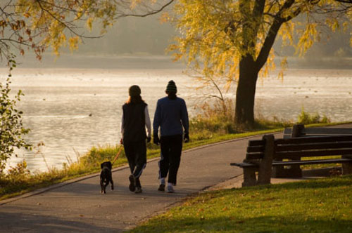 Giảm cân bằng phương pháp đi bộ buổi tối có thực sự tốt ?